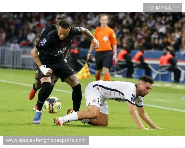 罗熙来刘天琪首球亮相 国经创纪录大胜法甲 罗熙来刘天琪首球亮相 国经创纪录大胜法甲